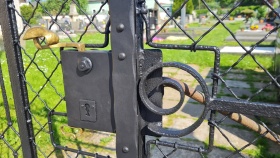 Hřbitovní brána byla zrenovována
